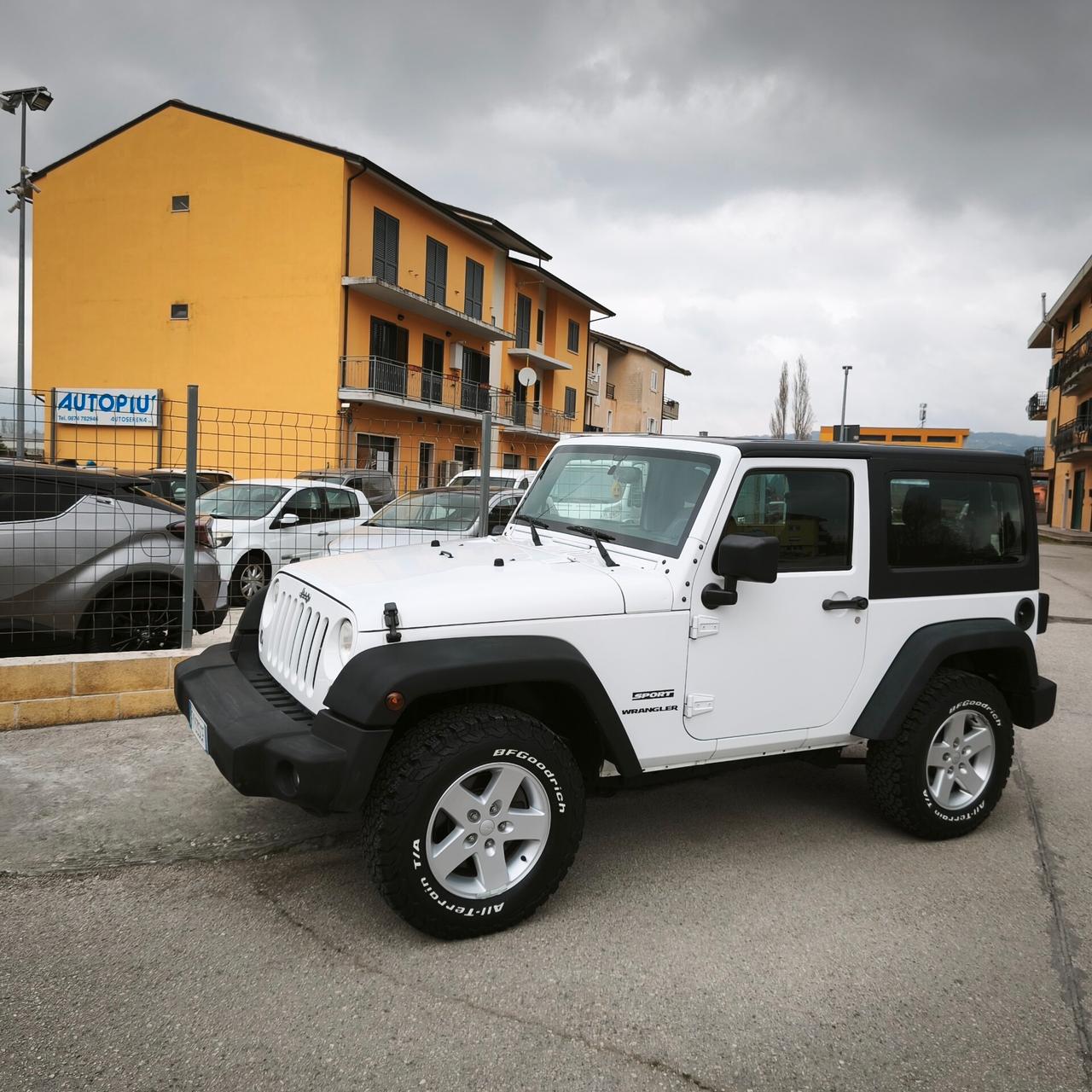 Jeep Wrangler 2.8 Sport CRD DPF