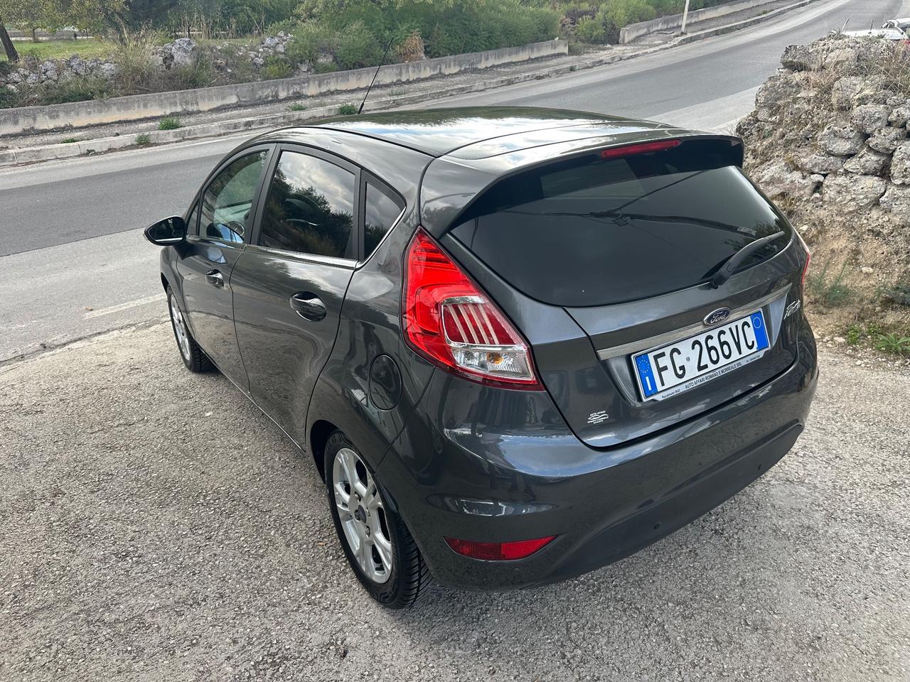 Ford Fiesta 1.5 TDCi 75CV 5 porte Titanium