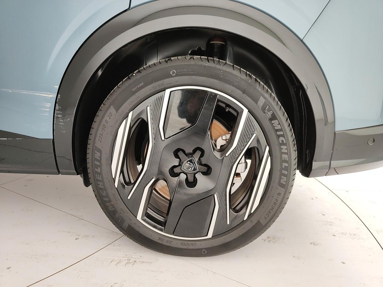 Peugeot 5008 motore elettrico (73kWh) 210 CV GT