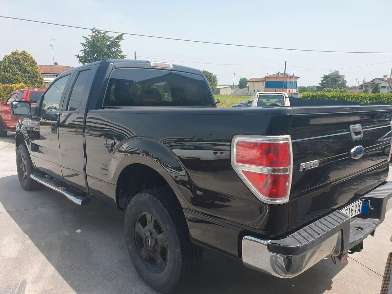 Ford F 150 autocarro targa italiana