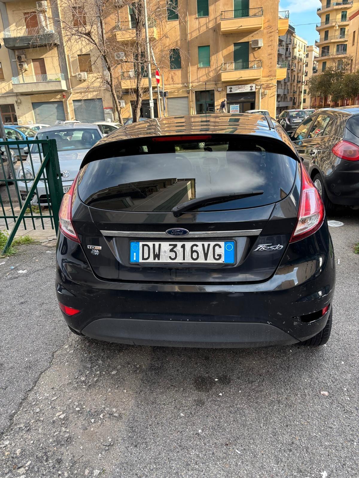 Ford Fiesta 1.4 TDCi 68CV 5 porte Titanium