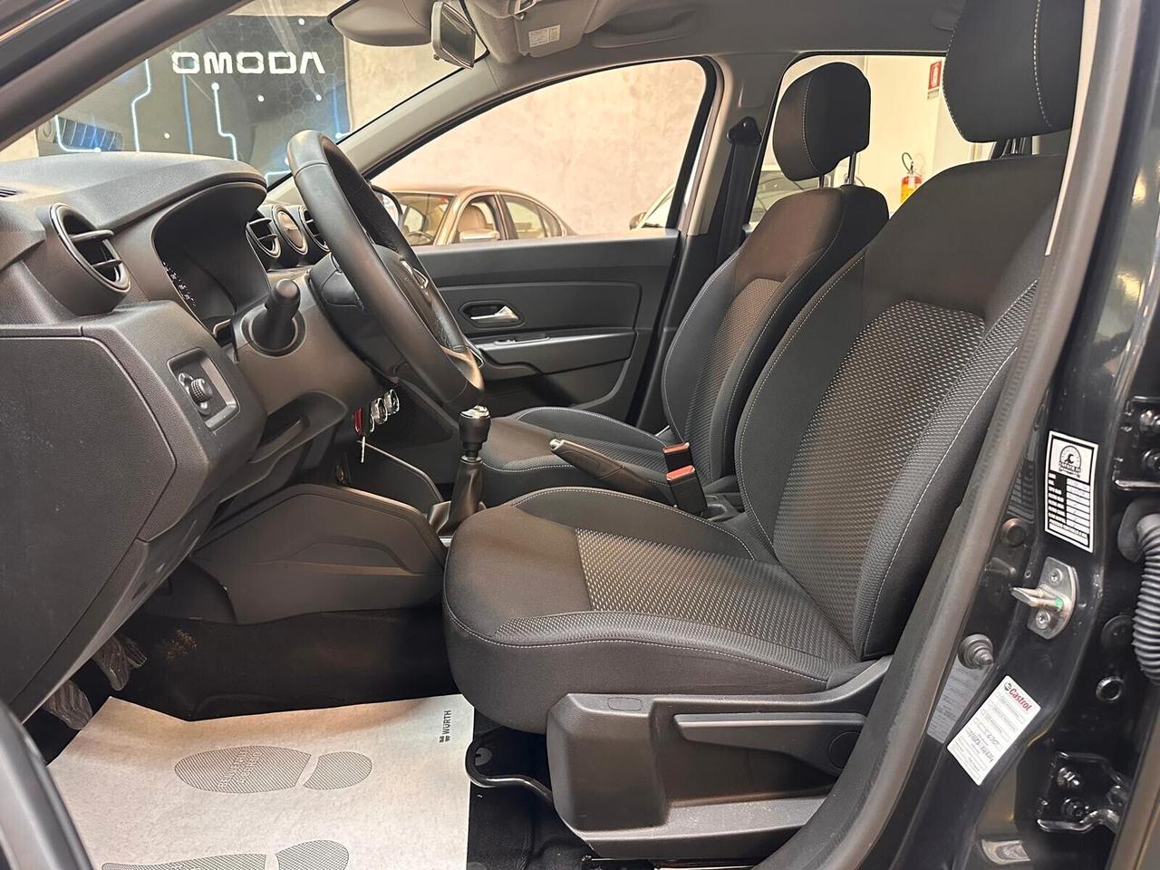 Dacia Duster 1.5 blue dci Comfort 4x2 s *30.000 KM * TAGLIANDI UFFICIALI*