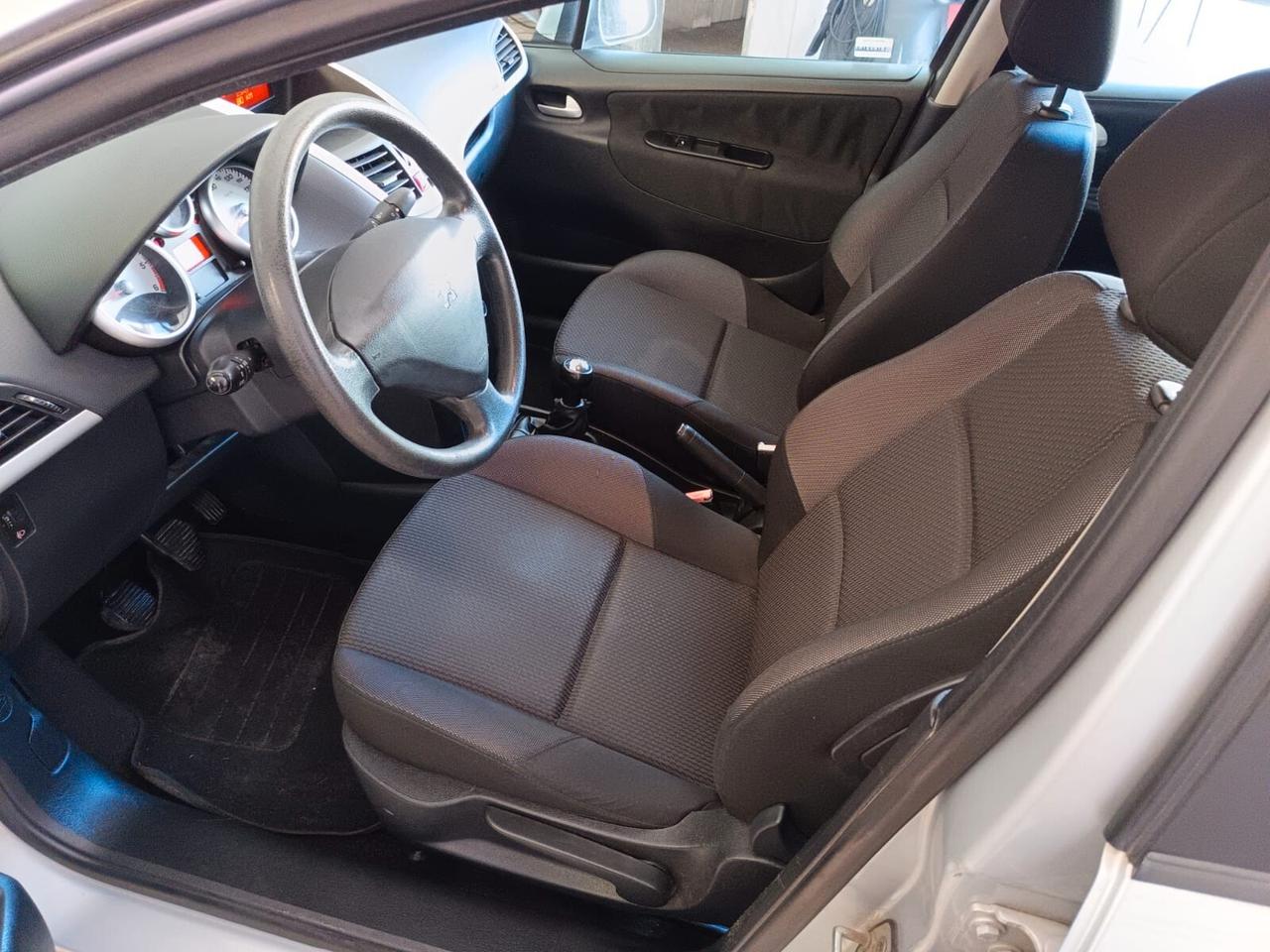 Peugeot 207 1.4 2010 HDI 70CV XS 5P Unicoproprietario Km 149.000 Distribuzione Fatta