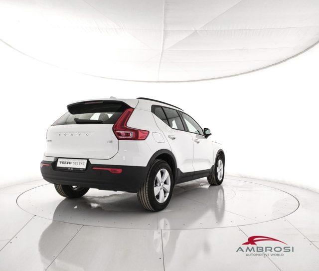 VOLVO XC40 T2 Momentum Core