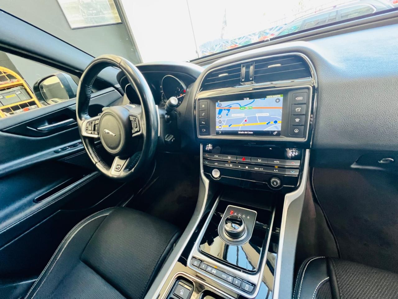 Jaguar XE 2.0 D 180 CV Prestige