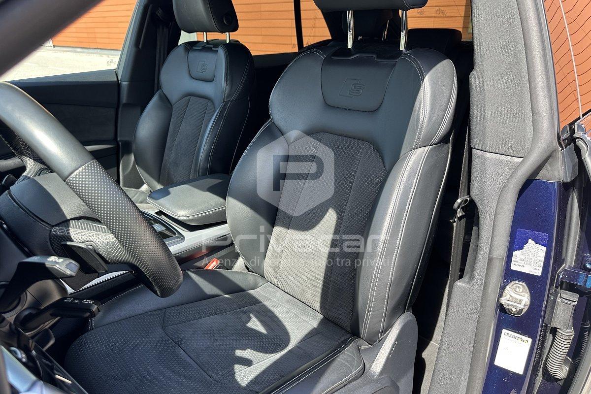 AUDI Q8 55 TFSI quattro tiptronic