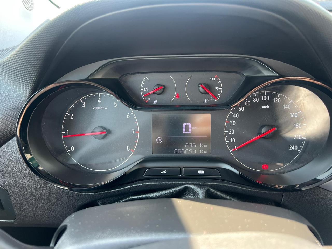 Opel Crossland 1.2 12V 83 Cv Edition total black