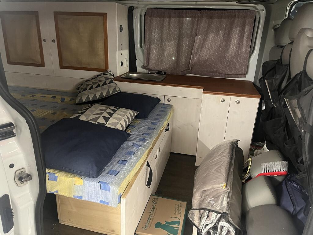Opel Vivaro 2.5 CDTI Camping Letto Cucina Gancio