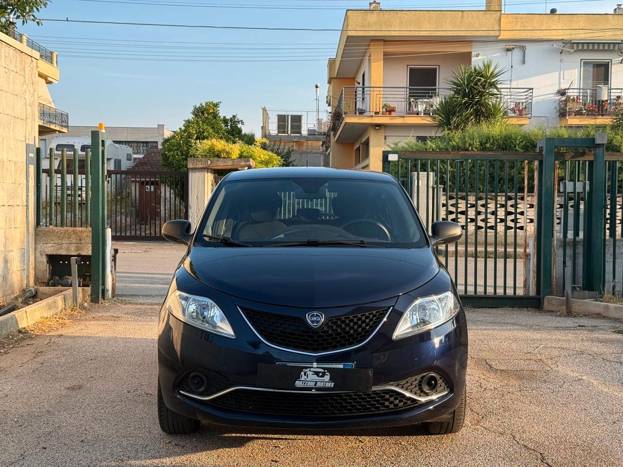 Lancia Ypsilon 1.2 69 CV 5 porte Platinum