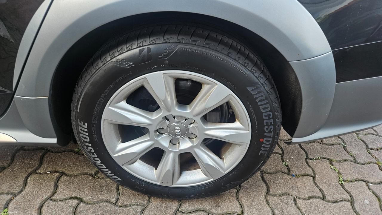 Audi A4 allroad 2.0 tdi Advanced 190c s-tronic NAVY-SED.RISC.PELLE