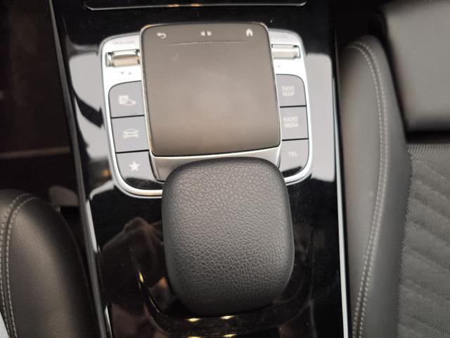 MERCEDES-BENZ A 180 180 d Business auto