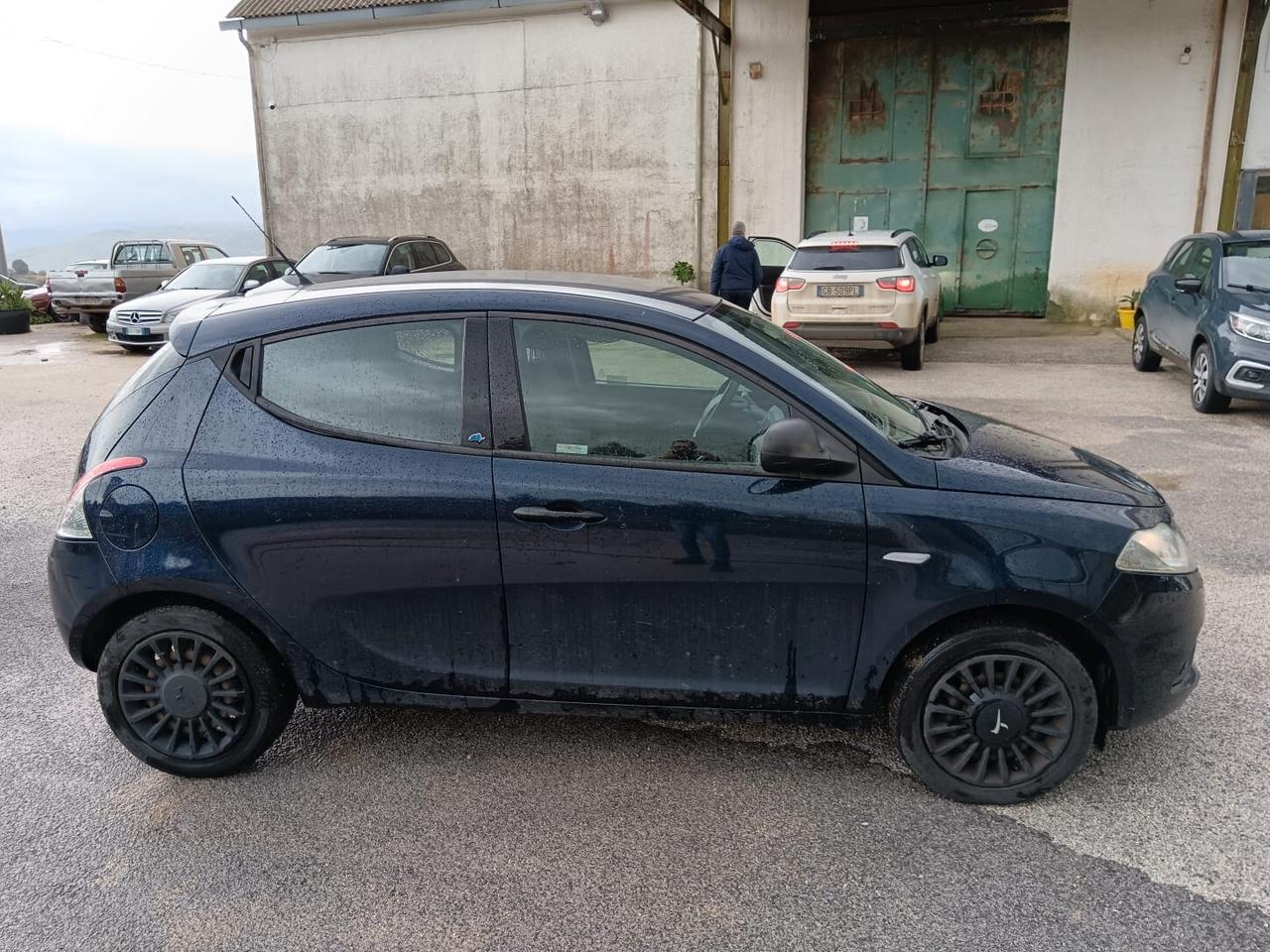 Lancia Ypsilon 1.2 69 CV 5 porte Silver