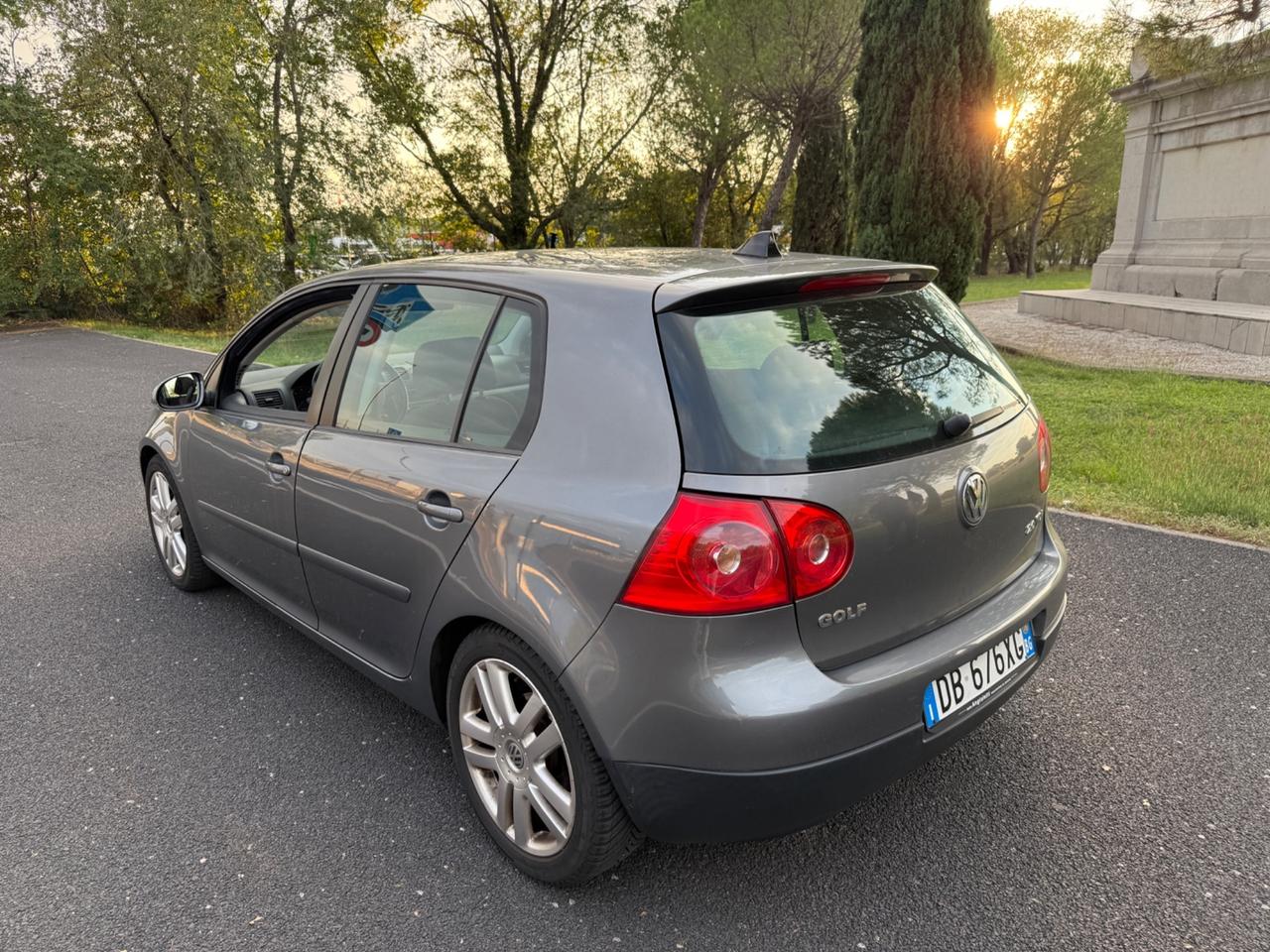 Volkswagen Golf 2.0 16V TDI 3p. Sportline