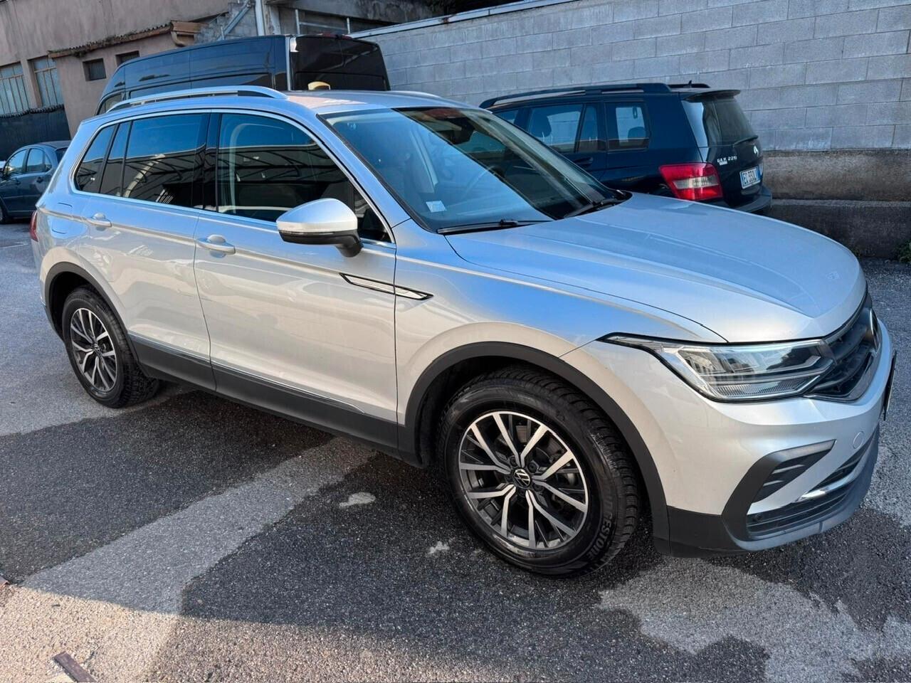 Volkswagen Tiguan 2.0 TDI 150 CV SCR DSG Elegance*EURO6
