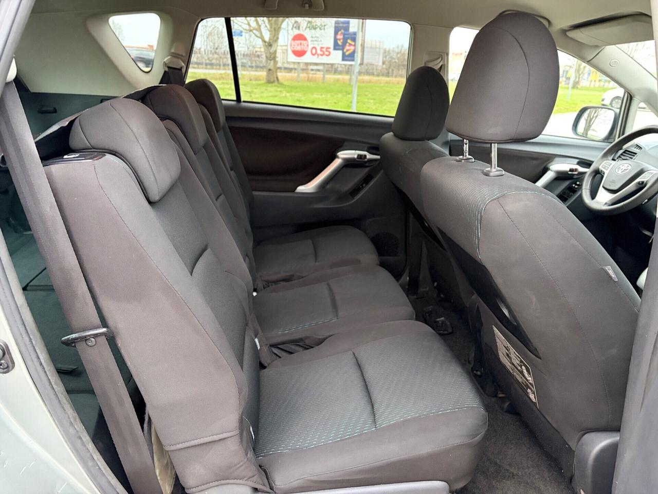 Toyota Verso 2.0 diesel 2012 7 posti Gancio Traino