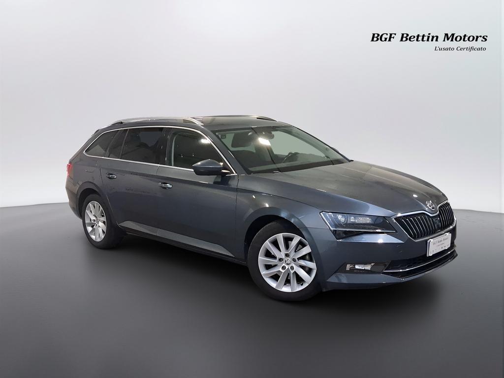 Skoda Superb Wagon 2.0 tdi Executive 150cv dsg my17