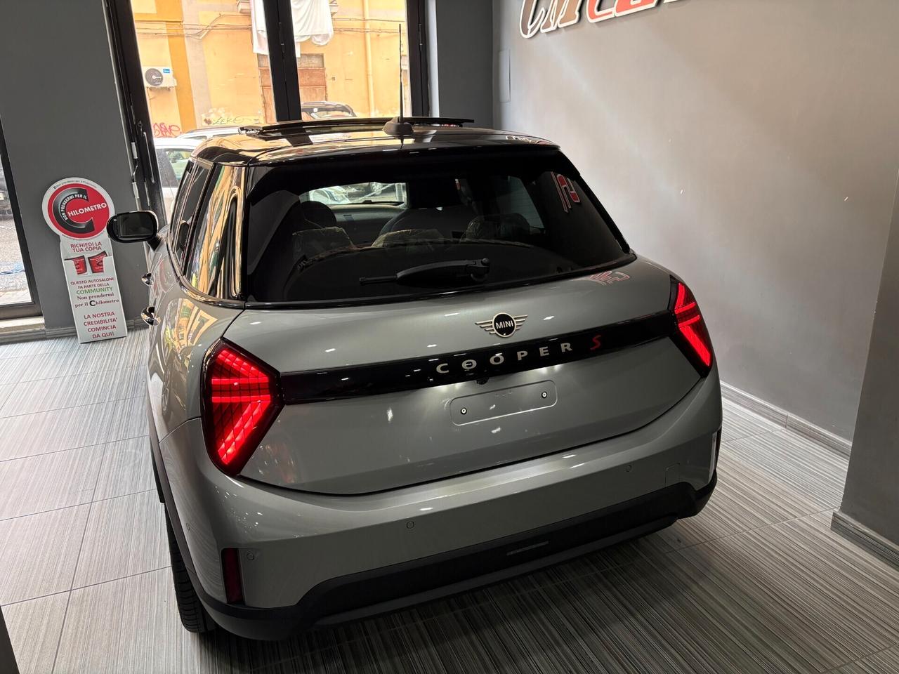 MINI Cooper S 5p 2.0 204cv Favoured Auto ITALIANA +Tetto Km0