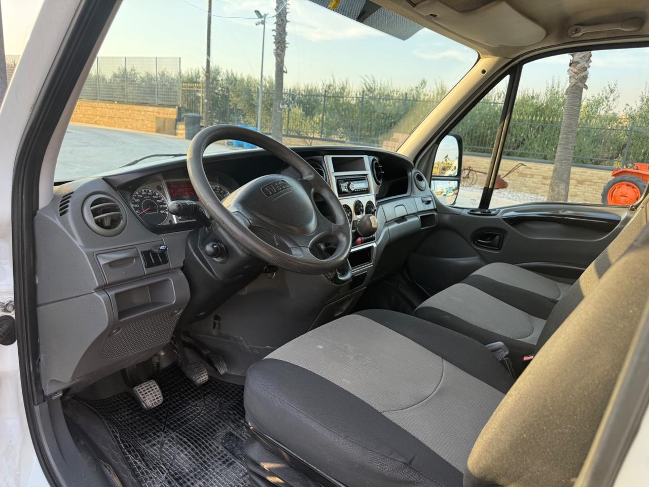 Iveco Daily furgonato 136 cv con clima e vetri elettronici