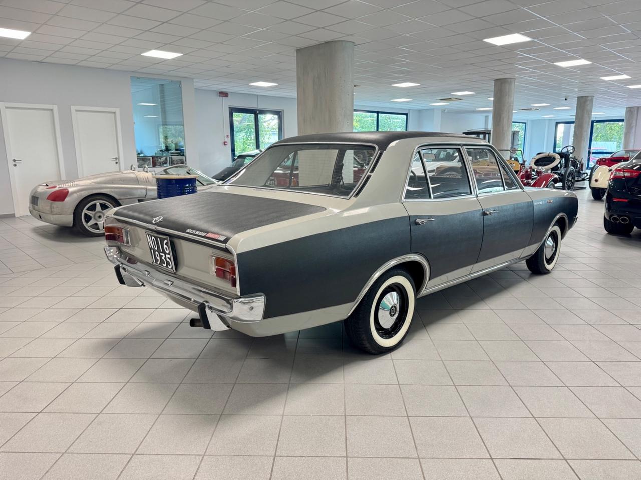 Opel Rekord 1.9 C Lusso Automatic/Clima