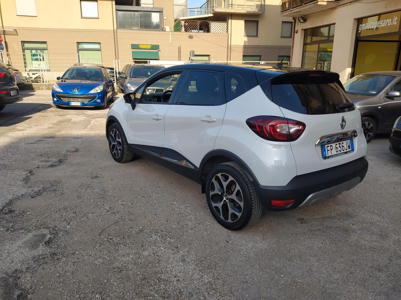 Renault Captur dCi 8V 90 CV EDC Start&Stop Energy Initiale Paris