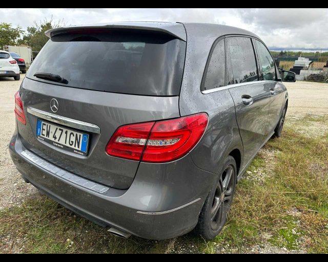 MERCEDES-BENZ B 180 Premium