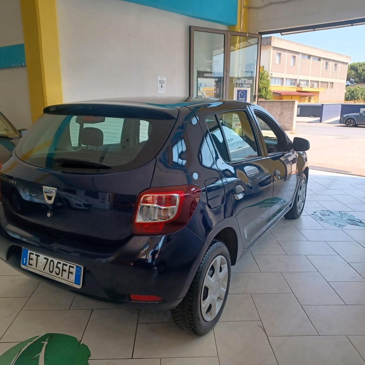 134188KM SANDERO GPL DI FABBRICA PERFETTA