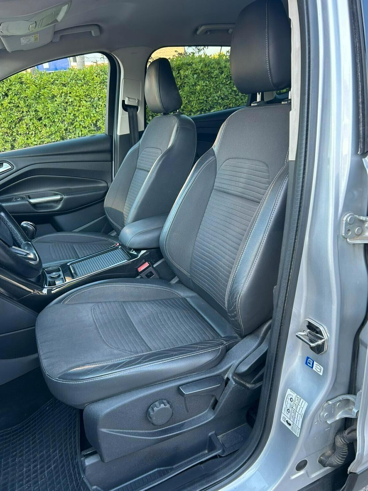 Ford Kuga 2.0 TDCI 150 CV S&S 4WD Powershift Titanium
