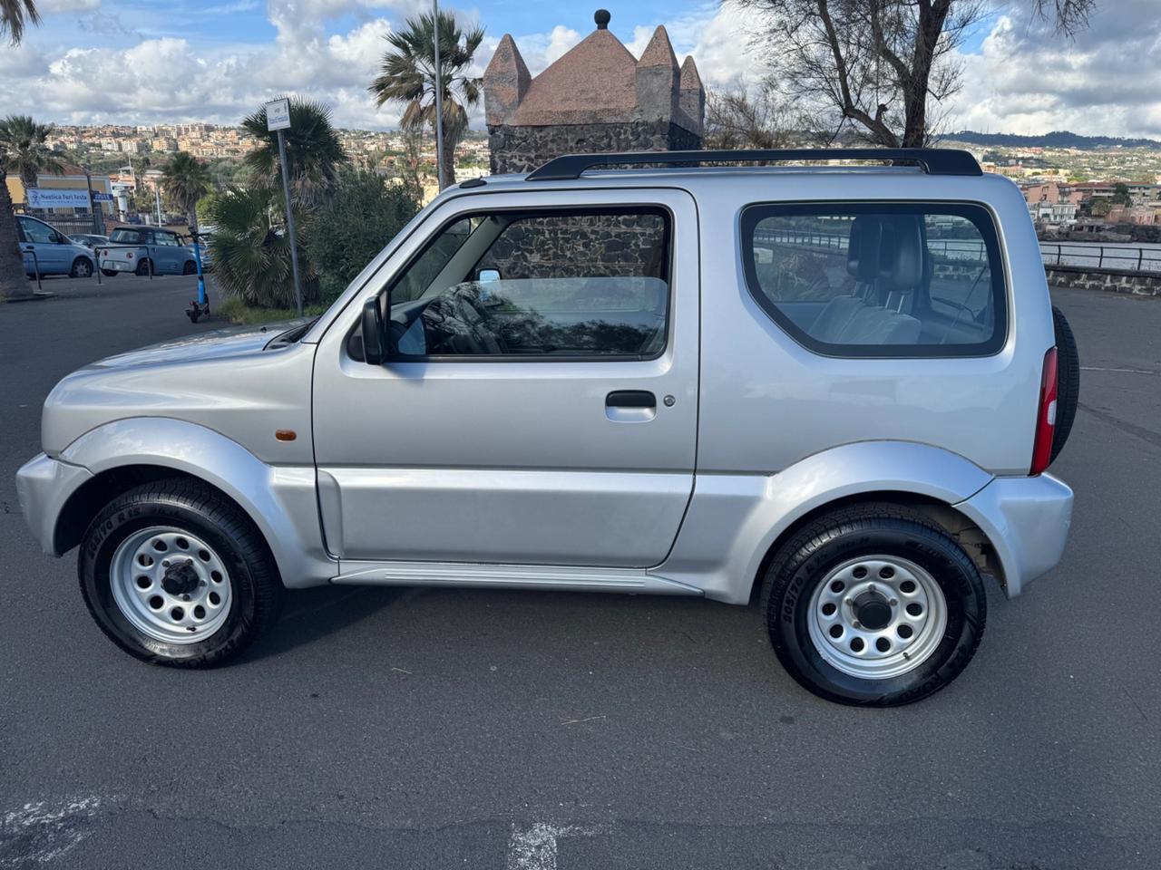 Suzuki Jimny 1.3i 16V cat 4WD JLX