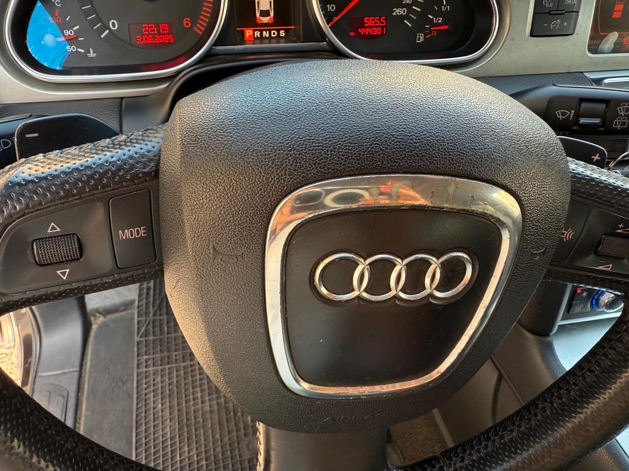 Audi Q7 3.0 V6 TDI 233CV quattro tiptronic