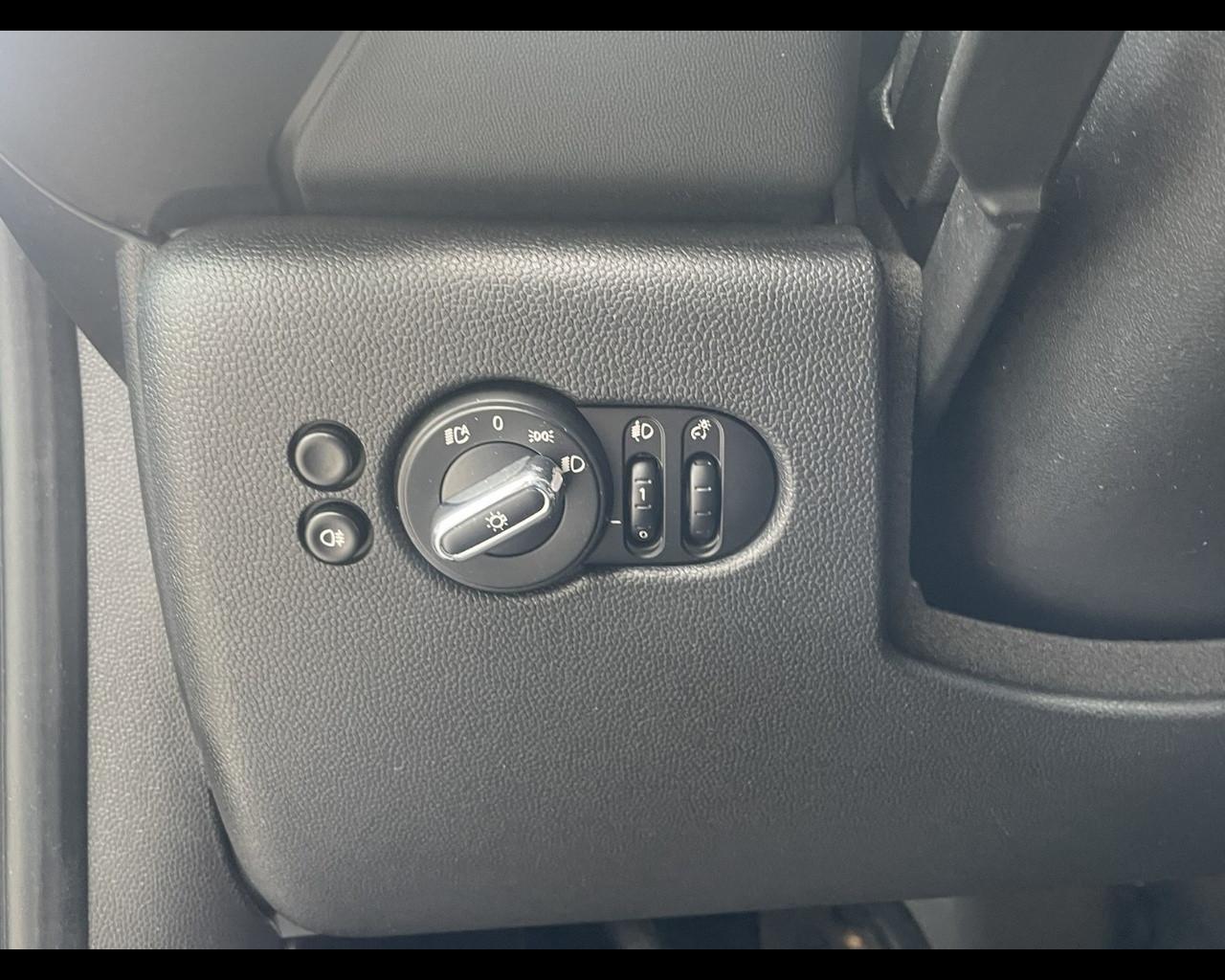 MINI Mini 5 porte (F55) - Mini 1.5 One 75 CV Classic 5 porte