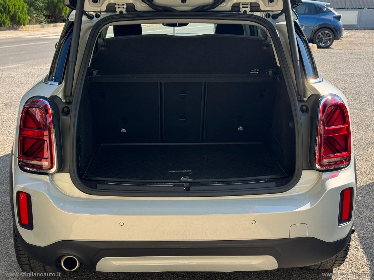MINI Mini Cooper D Countryman ALL4 Aut.ESSENTIAL TELEC POST FARI