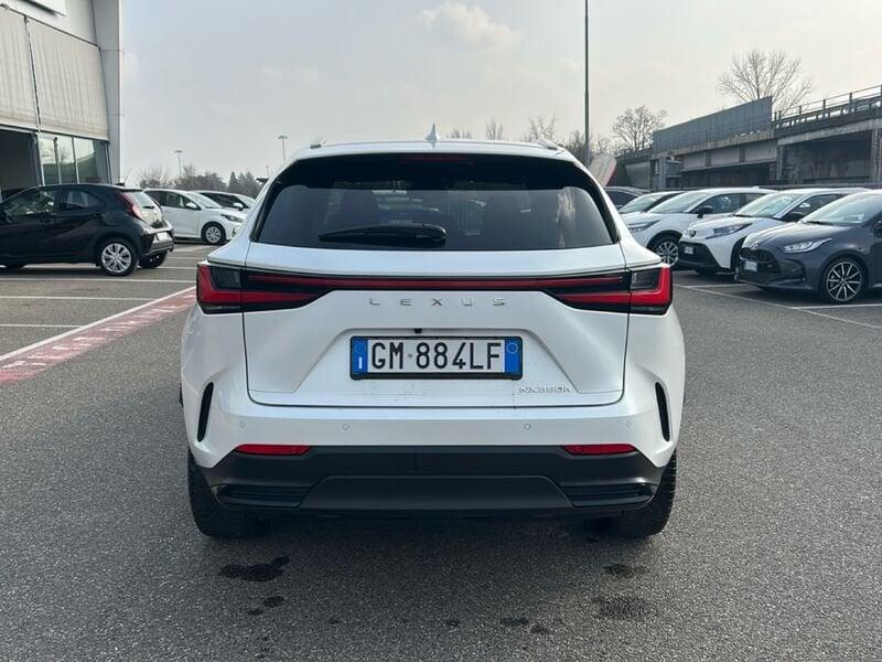 Lexus NX Hybrid Luxury 4WD