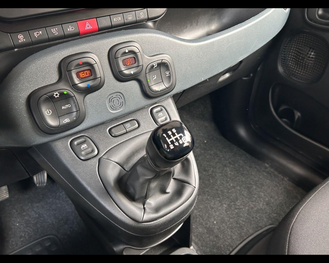 FIAT Panda III 2021 Cross - Panda 1.0 firefly hybrid Cross s&s 70cv 5p.ti