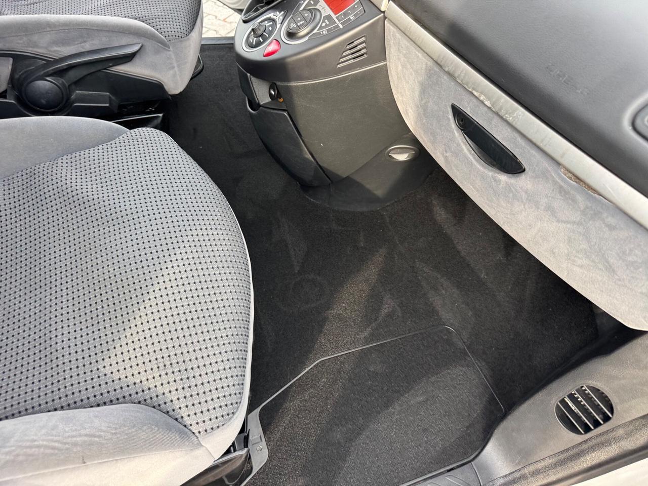 Peugeot 807 2.0 HDi 163CV SV 7 posti