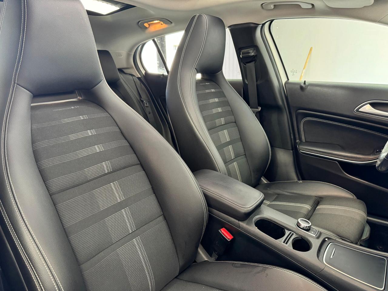 Mercedes-benz GLA 220 -AUTO- Premium-TETTO-2019