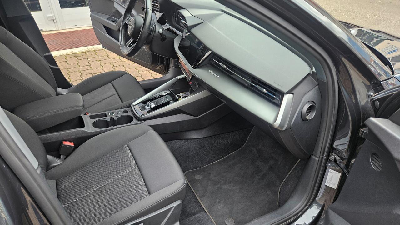 Audi A3 Sportback 2.0 tdi s-tronic NAVY-VIRTUAL-LED