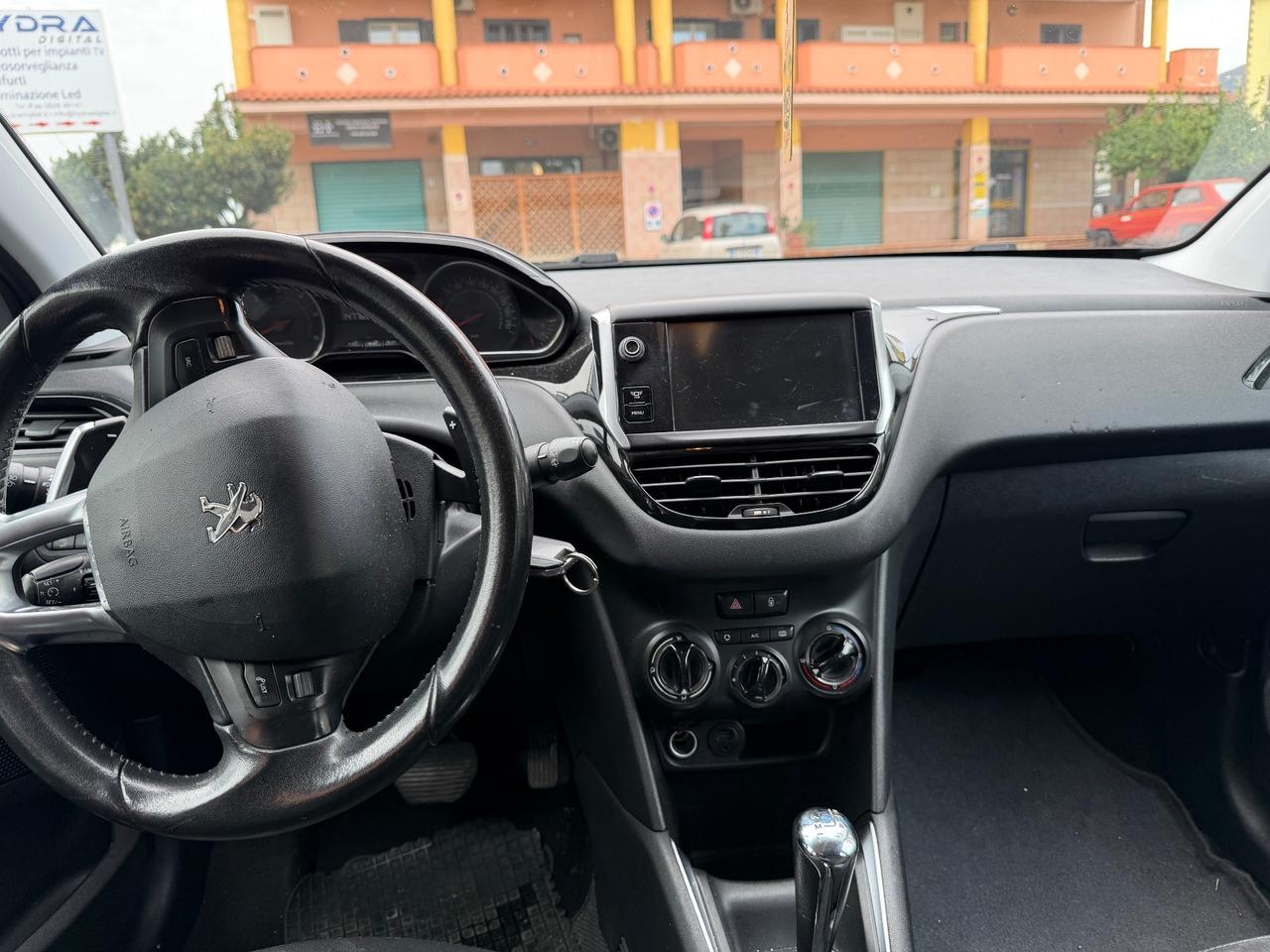 Peugeot 208 1.4 e-HDi 68 CV S&S robotizzato 5 porte Active