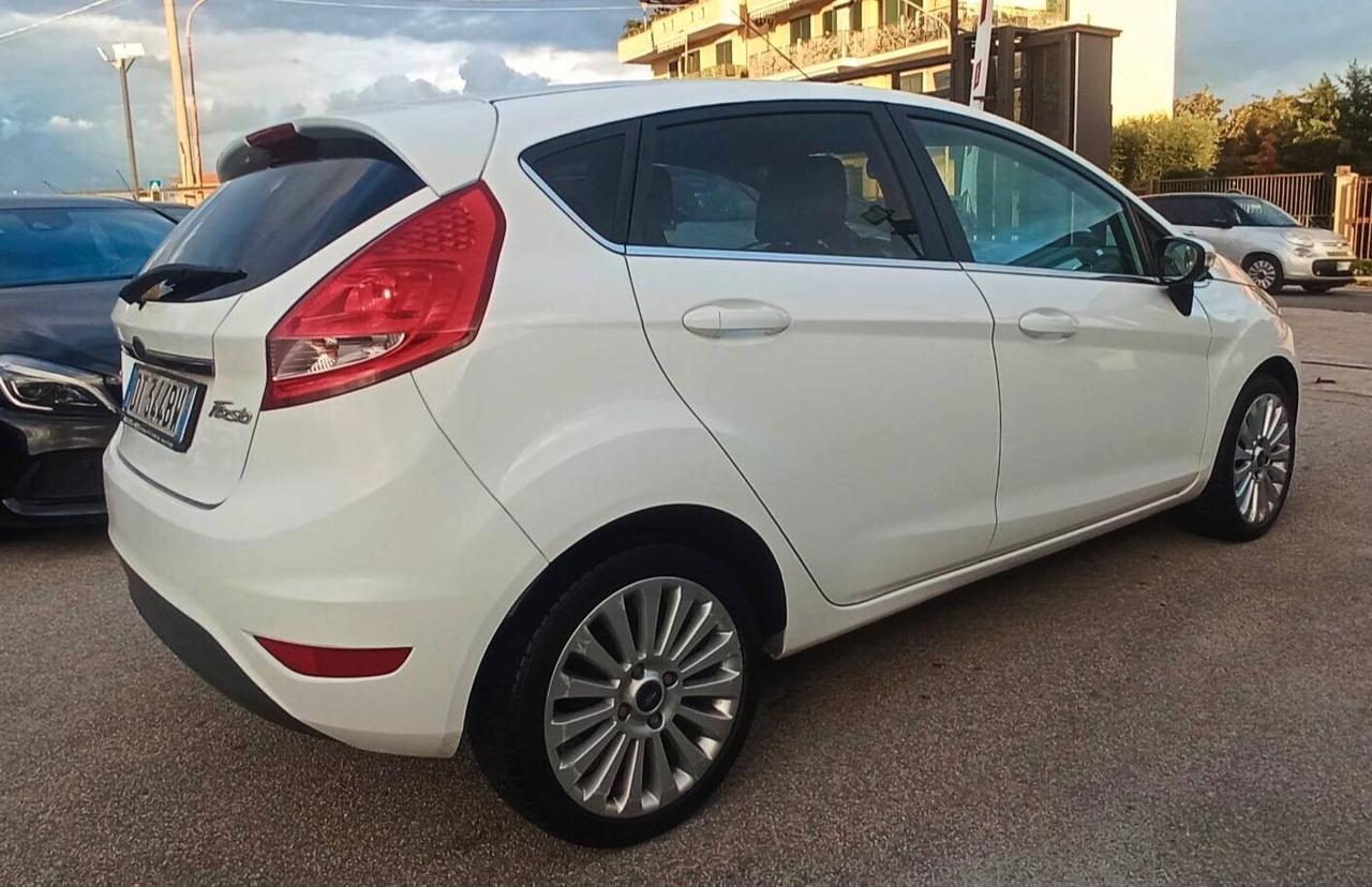 Ford Fiesta 1.4 TDCi 5p. Titanium