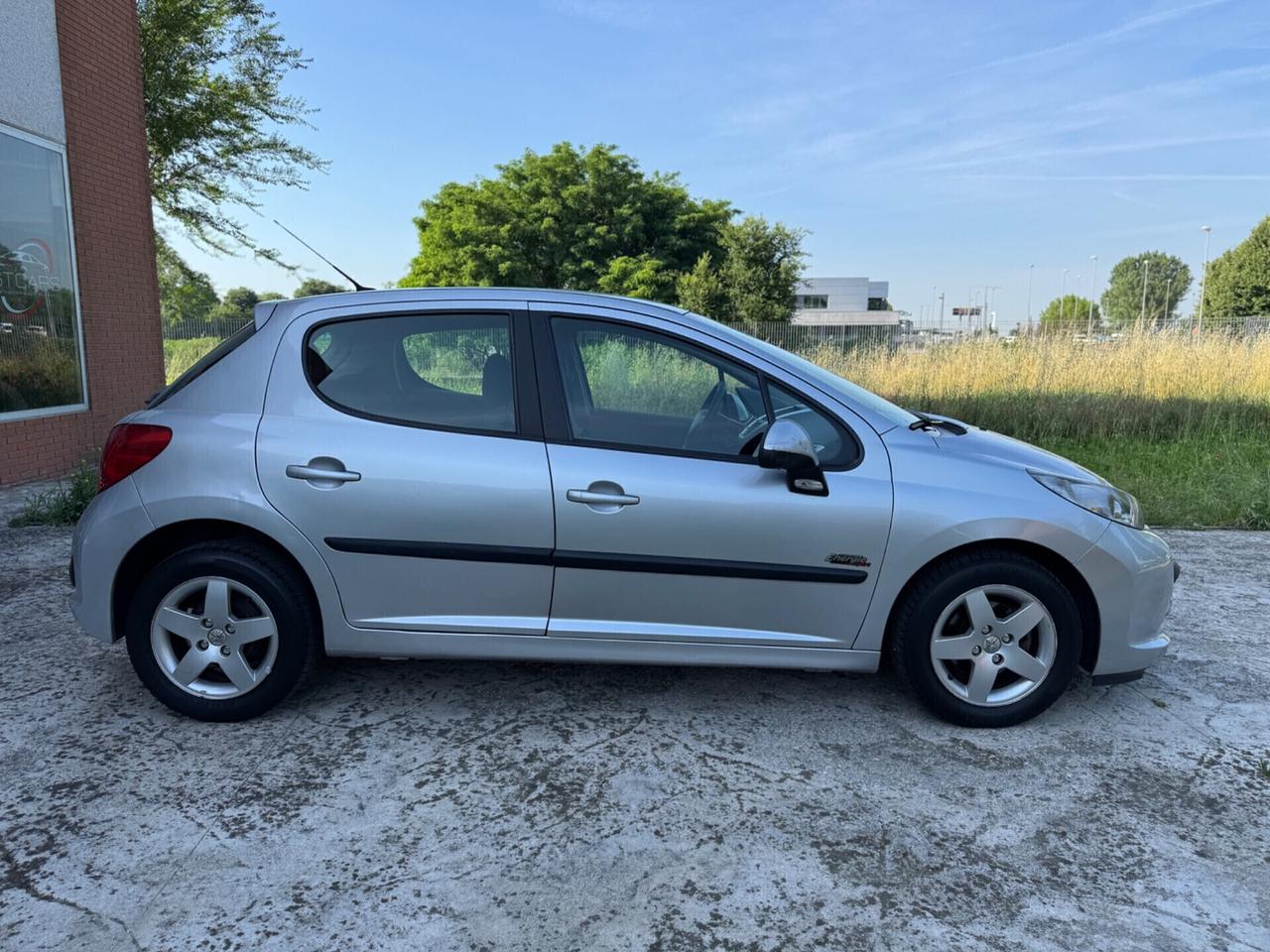 Peugeot 207 1.4 8V 75CV 5p. Energie Sport