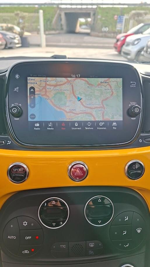 Abarth 595 1.4 Turbo T-Jet 165 CV con tetto apribile