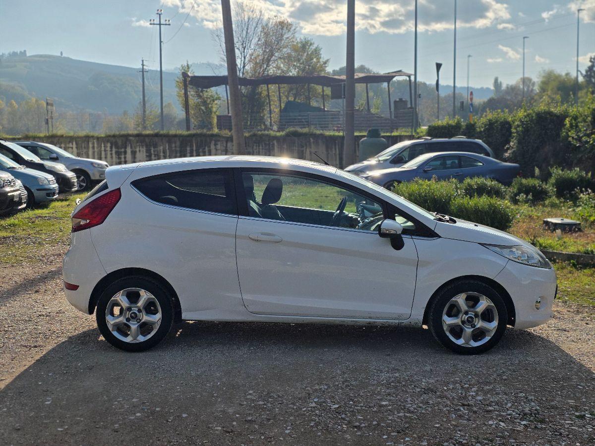 FORD FIESTA 1.4 DIESEL 2014 OK NEOPAT GARANZ 12 MESI