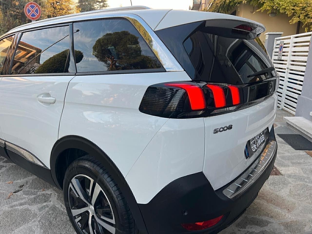 PEUGEOT 5008 BlueHDi 130 EAT8 Crossway VAN 09/2019