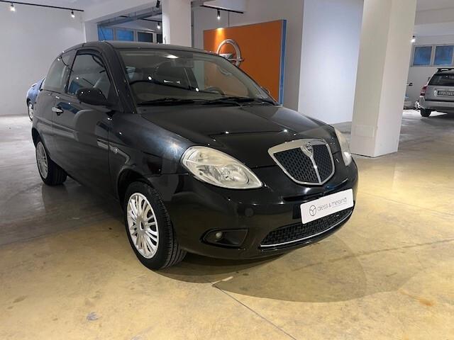 Lancia Ypsilon 1.3 MJT 90 CV Oro