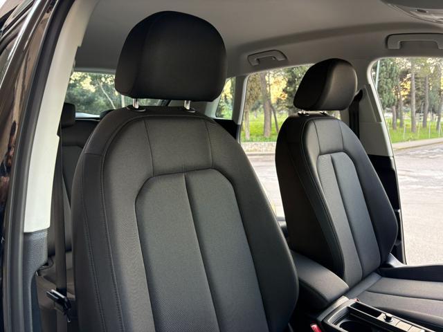 AUDI Q3 35 2.0 TDI S tronic quattro Business COCKPIT