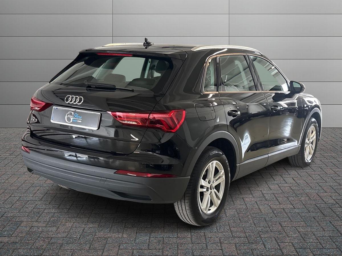AUDI Q3 35 2.0 tdi Business s-tronic