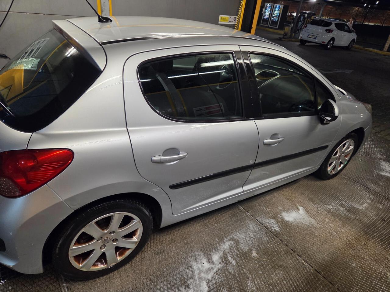 Peugeot 207 1.6 HDi 90CV 5p. 2008