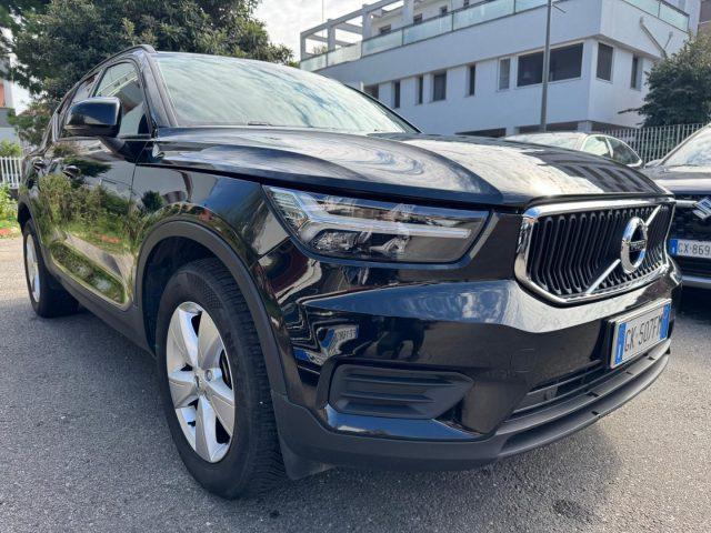 VOLVO XC40 T2 Geartronic Momentum Core