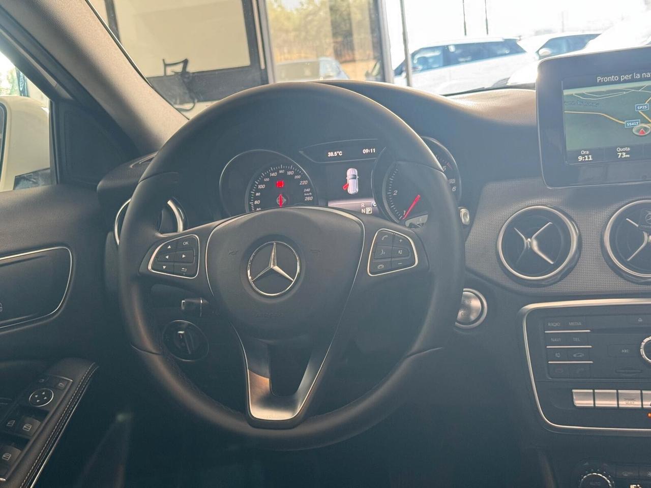 Mercedes-benz GLA 200 d Sport TETTO - 2017