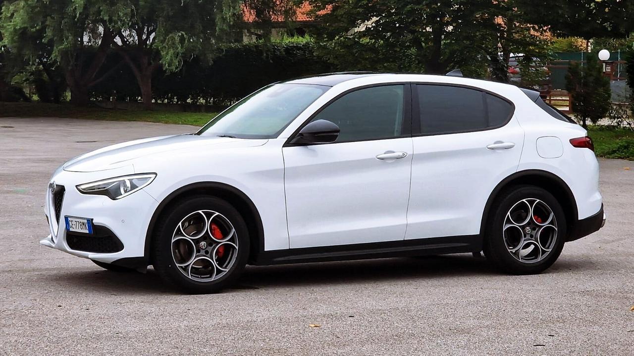 Alfa Romeo Stelvio 2.2 160 CV AT8 RWD