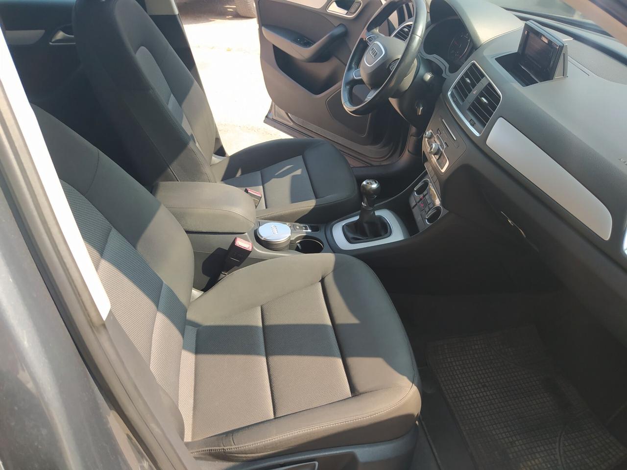 Audi Q3 2.0 TDI 120 CV Business